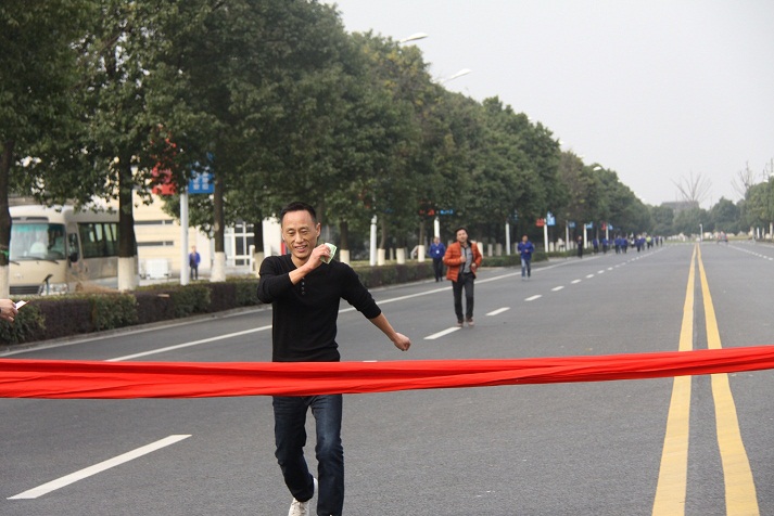 奔跑吧 兄弟！—記通鼎集團第八屆“慶元旦、共健身”冬季長(cháng)跑比賽