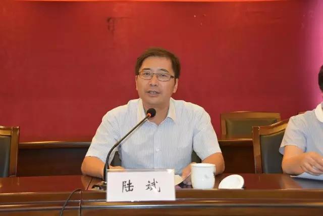震澤鎮舉行慈善“一日捐”活動(dòng)  通鼎集團董事長(cháng)沈小平出席并發(fā)表講話(huà)