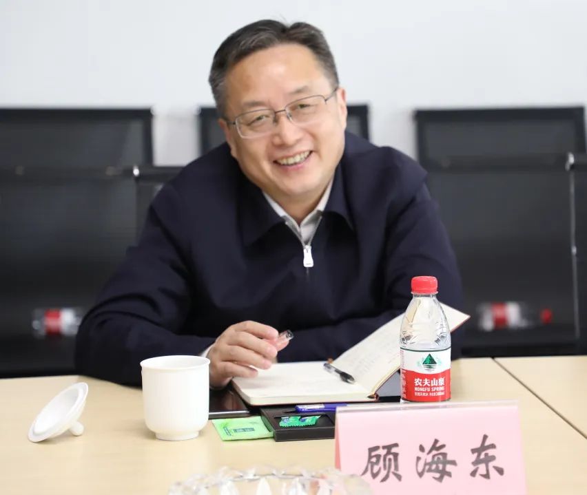 蘇州市委常委、常務(wù)副市長(cháng)顧海東走訪(fǎng)通鼎“把脈問(wèn)診”