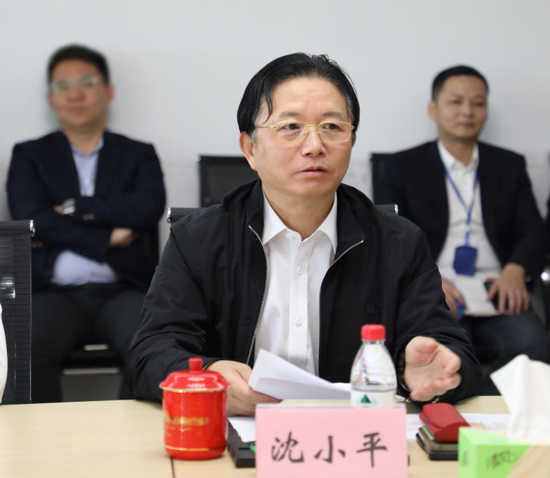 蘇州市委常委、常務(wù)副市長(cháng)顧海東走訪(fǎng)通鼎“把脈問(wèn)診”