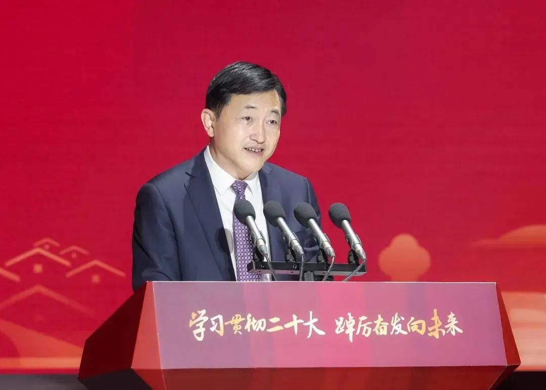 吳江設區十周年大會(huì )暨新春座談會(huì )舉行|通鼎集團獲評最具愛(ài)心捐贈企業(yè)