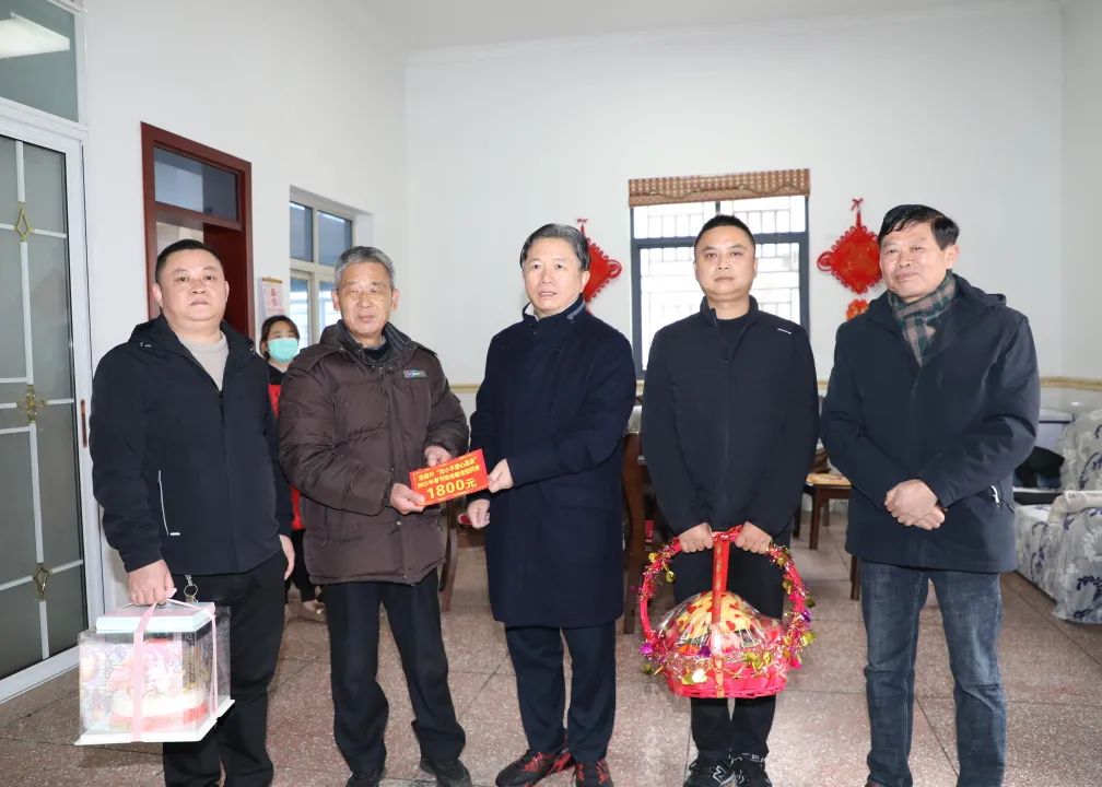 濃濃家鄉情丨通鼎集團連續8年舉行聯(lián)星村新春助老慰問(wèn)活動(dòng)