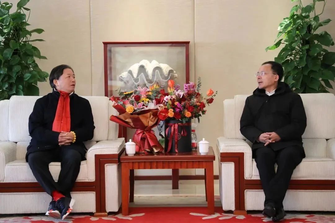 扛起新使命 譜寫(xiě)新篇章丨區委副書(shū)記、區長(cháng)王國榮一行走訪(fǎng)慰問(wèn)通鼎