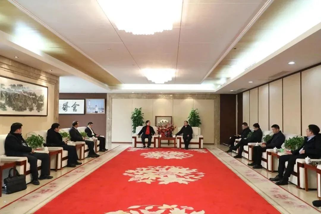 扛起新使命 譜寫(xiě)新篇章丨區委副書(shū)記、區長(cháng)王國榮一行走訪(fǎng)慰問(wèn)通鼎