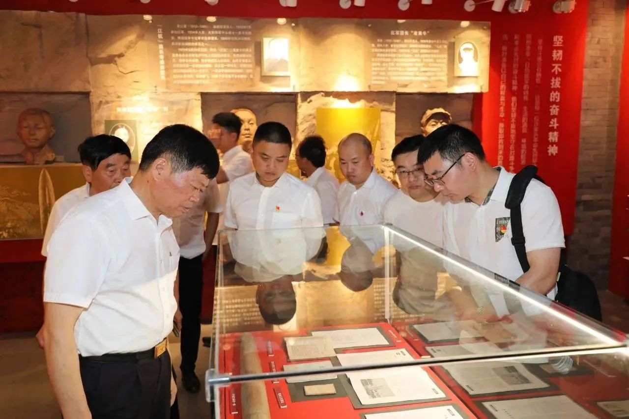凝心聚力，砥礪前行通鼎集團召開(kāi)“慶七一”黨員大會(huì )