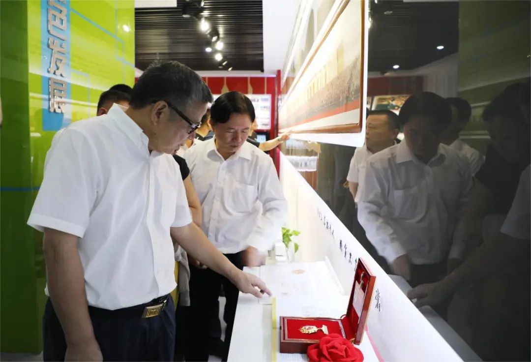 新疆自治區總工會(huì )一行蒞臨通鼎考察調研